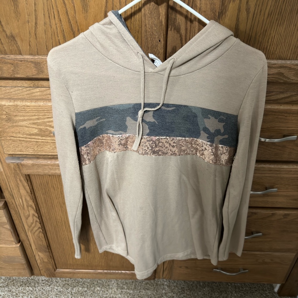 Sweatshirt